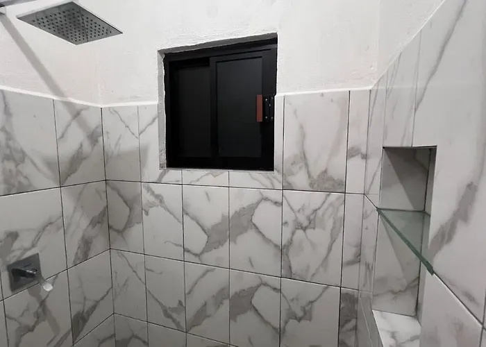 Casa Con Alberca Y Entrada Independiente